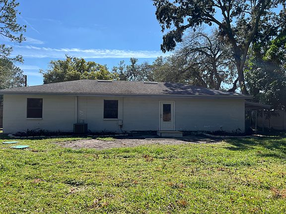 3rd image of 108 E Garland Ct
