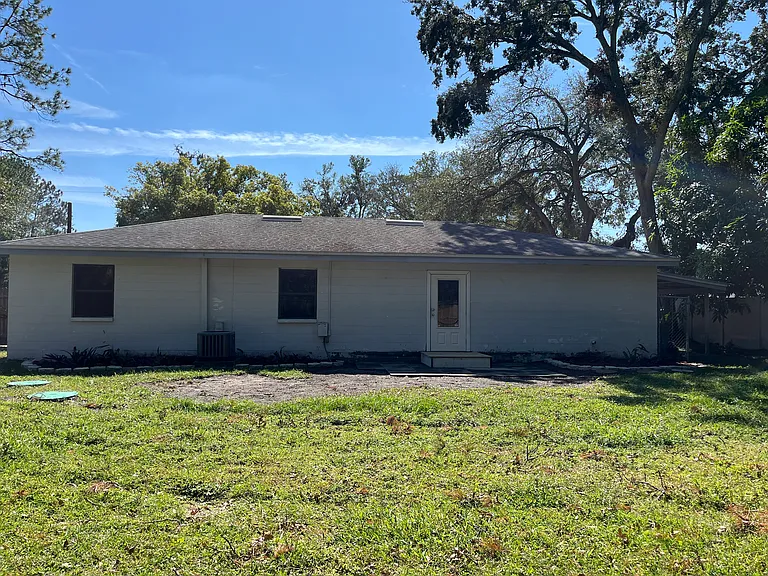 108 E Garland Ct — Photo 3