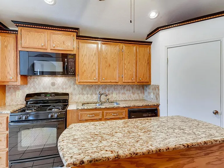 6203 Felix Ave — Photo 8