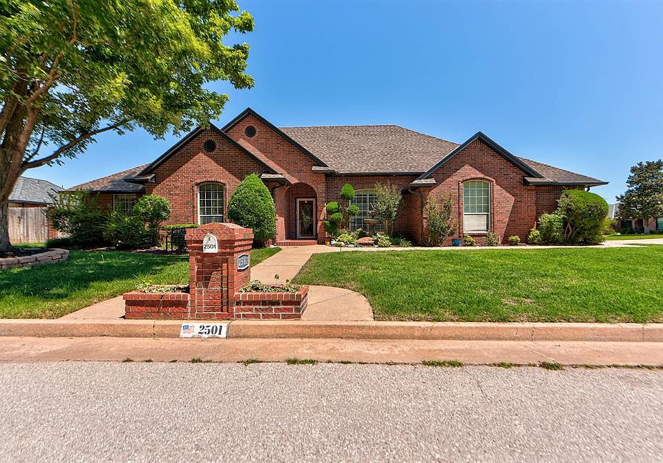 1st image of 2501 SW 123rd Pl