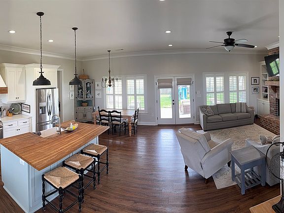 3rd image of 288 Northlake Dr