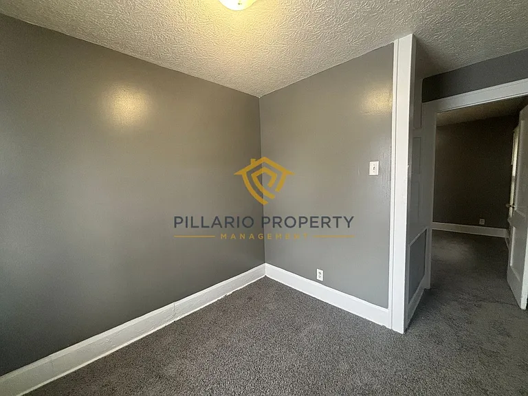 706-708 N Bosart Ave — Photo 9