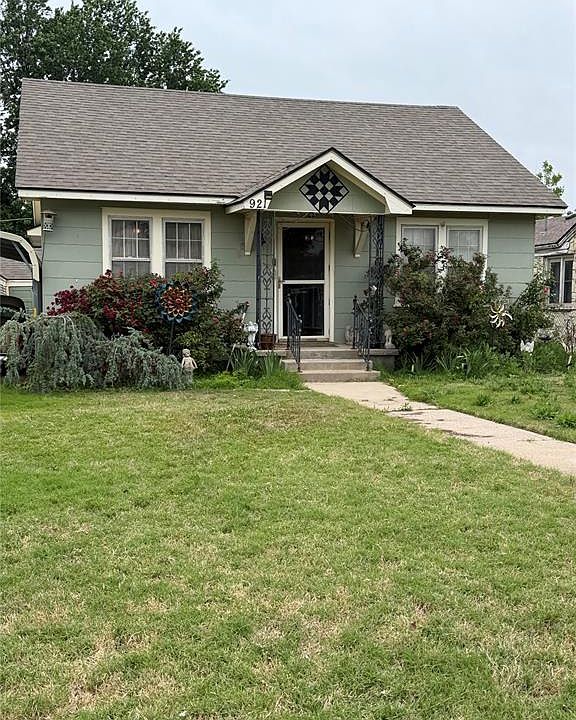 1st image of 921 S Wilson Ave