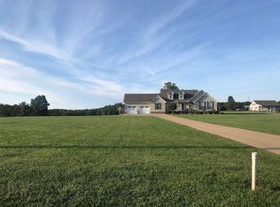 70 N Keener Rd, Leoma, TN 38468