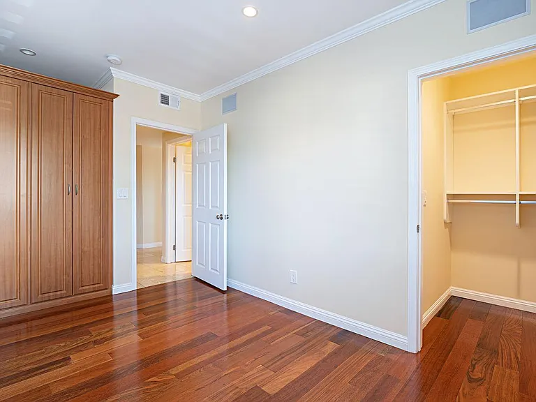 1230 E Ocean Blvd #601 — Photo 36