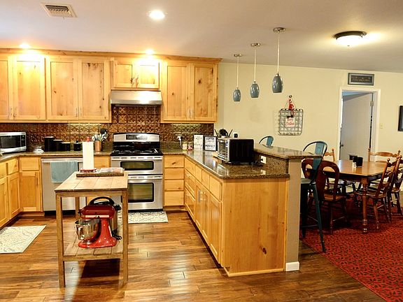 4th image of 117 Crescent Dr
