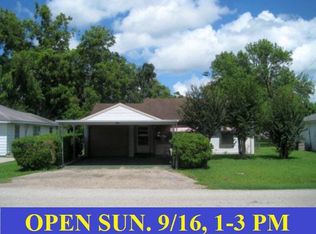 405 Farrer St, Angleton, TX 77515