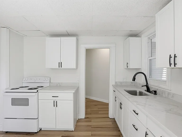 121 Glendale St #1 — Photo 15