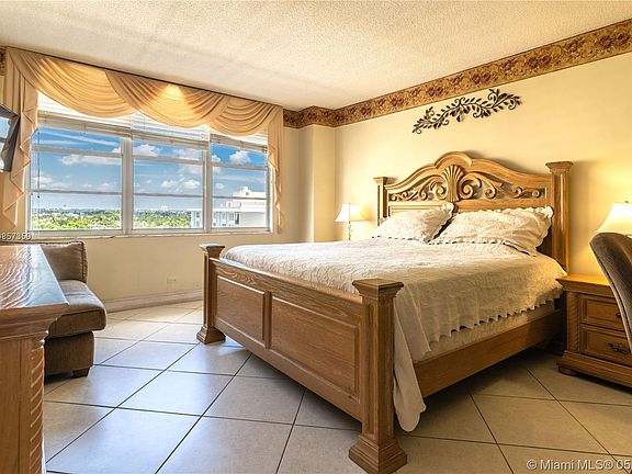 2nd image of 5601 Collins Ave APT 919