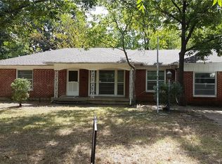 1404 Daisy Ln, Irving, TX 75061