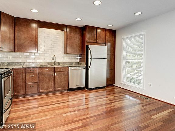 4th image of 4205 Fox Lake Dr
