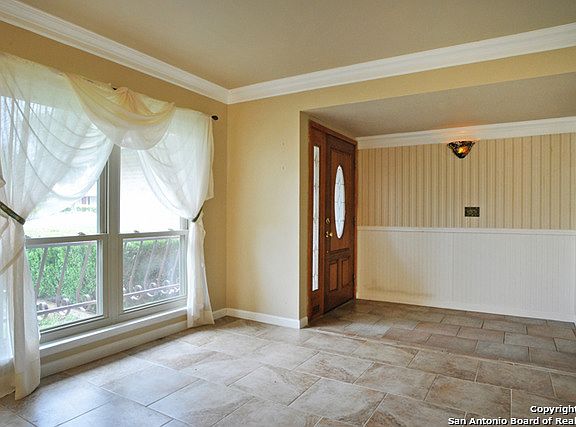 3rd image of 8530 Selendine Ln
