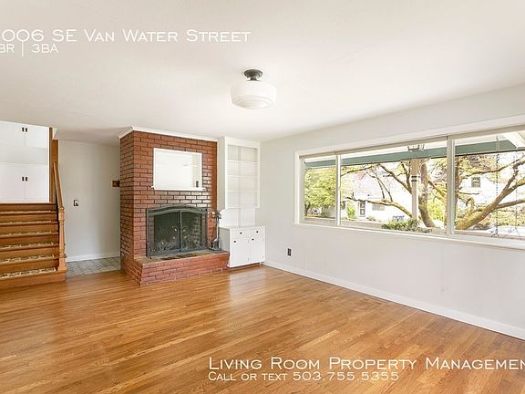 2nd image of 3006 SE Van Water St
