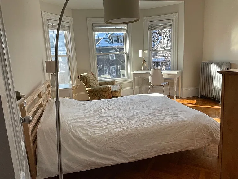 48 Aldie St #2 — Photo 9