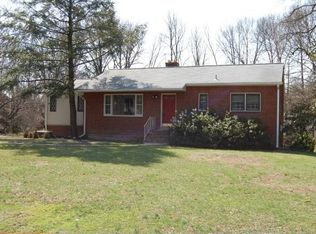 6637 Spring Valley Dr, Alexandria, VA 22312