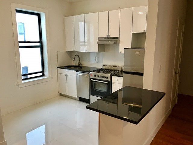 1st image of 3120 32nd St APT 1C