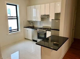 3120 32nd St APT 1C, Astoria, NY 11106