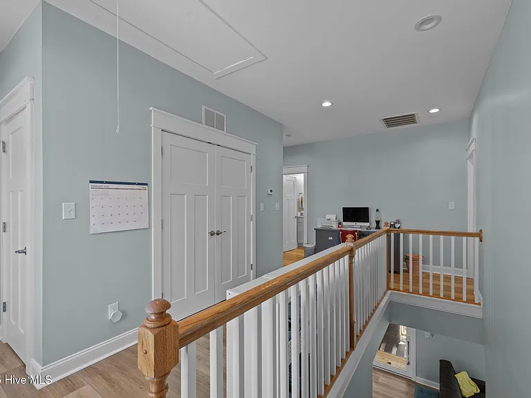 310 Lord Berkeley Dr — Photo 34