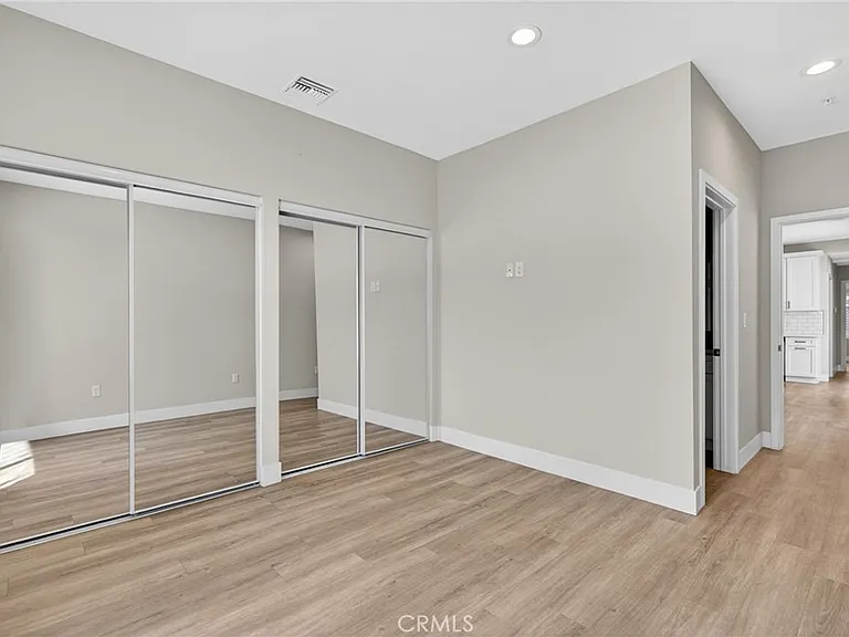8414 Burnet Ave — Photo 16