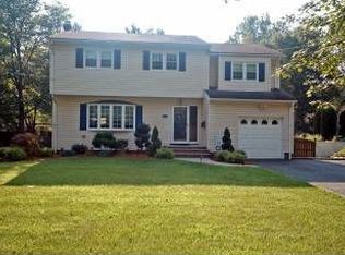 379 River Bend Rd, Berkeley Heights, NJ 07922