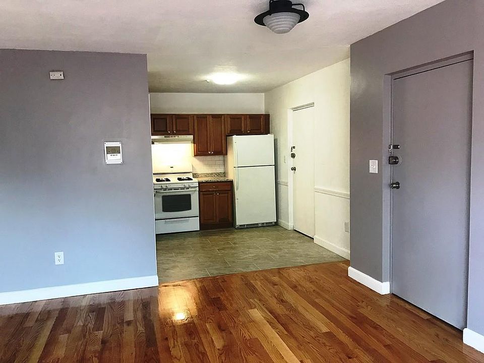 1st image of 138 Willard St APT 9