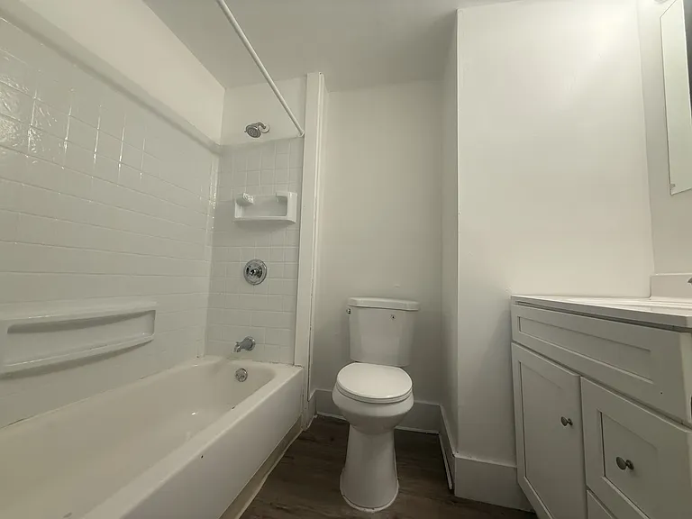 44 Osborne St #1 — Photo 10
