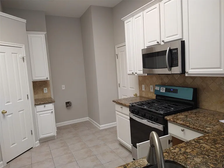 8706 Priest River Dr — Photo 12