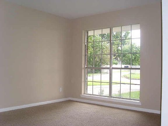 5th image of 8614 Braeburn Valley Dr