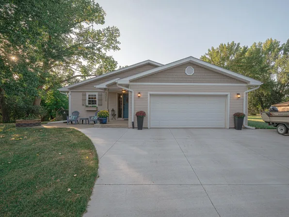 3300 Walden Ave, Sioux City, IA 51106