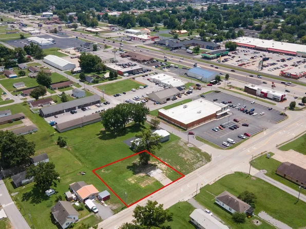 1403 N Russell St, Marion, IL 62959