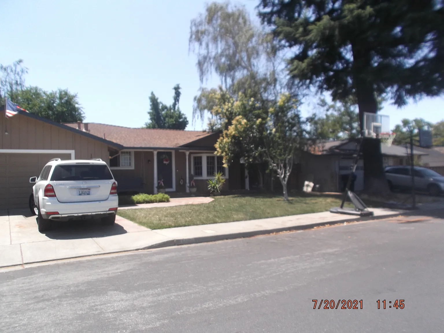 3 bed, 1958 sqft, $4,450 — Photo 2