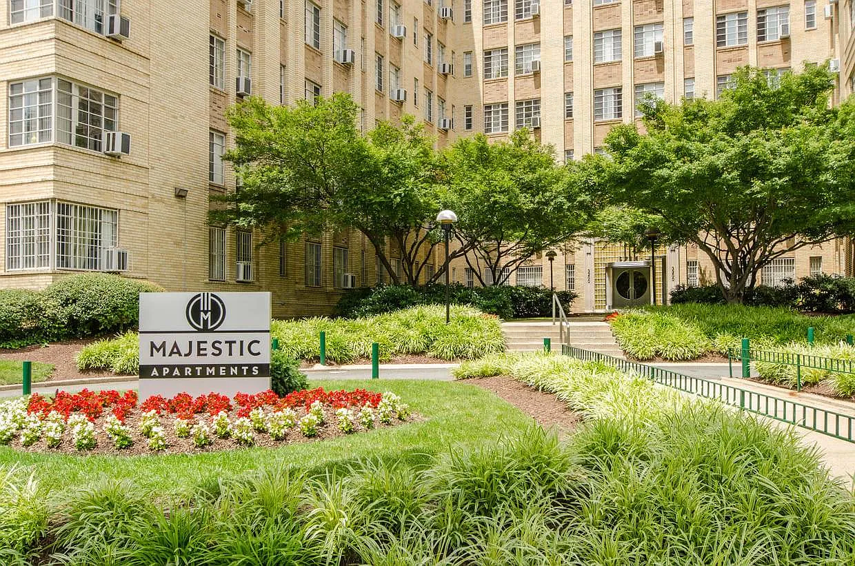 Majestic Apartments — Photo 3