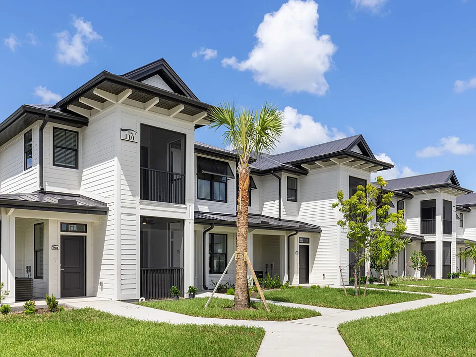 Waterfront On Hatchett Creek