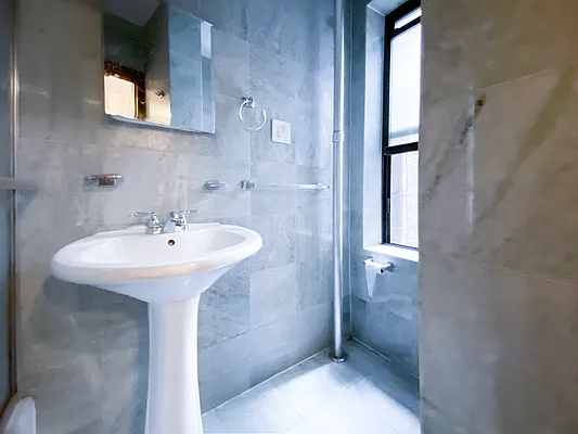 Rented by Kahen Properties | media 15