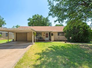 1509 Douglas Dr, Iowa Park, TX 76367