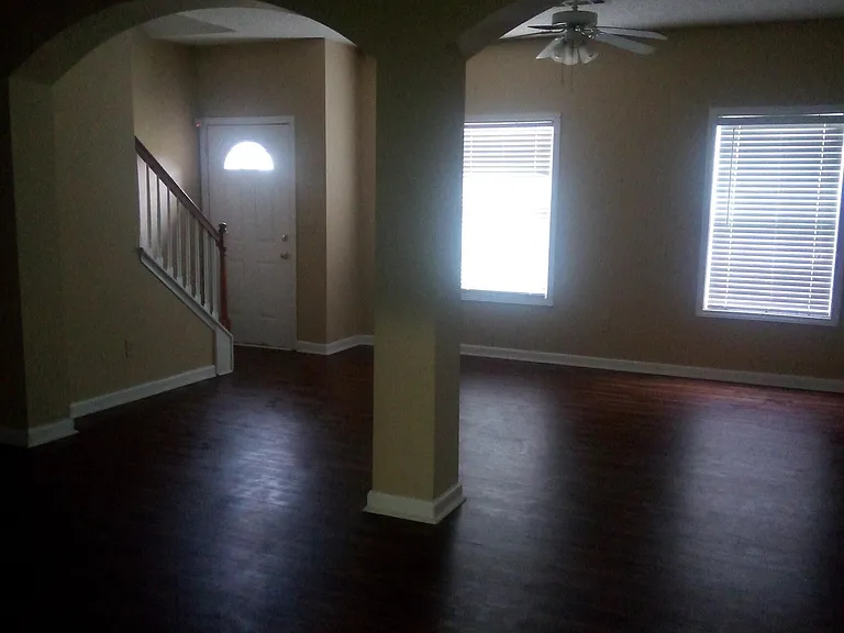 8630 Thomas Rd — Photo 5