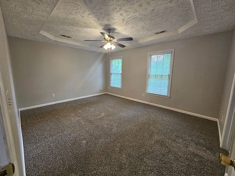 409 Shamus Ct — Photo 12