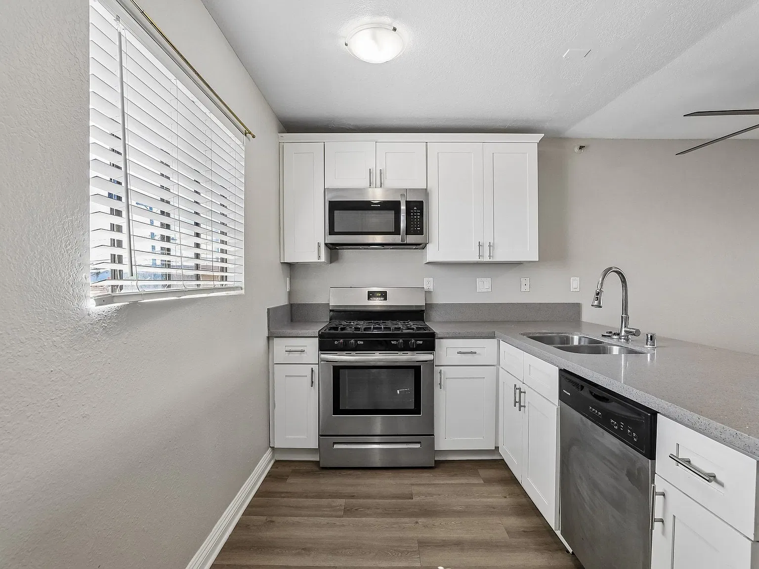 13220 Cordary Ave. — Photo 1