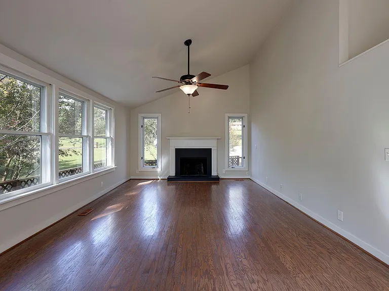 150 Spring Valley Rd #B — Photo 2