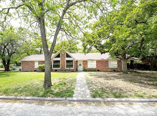 700 W Pecan St, Bowie, TX 76230