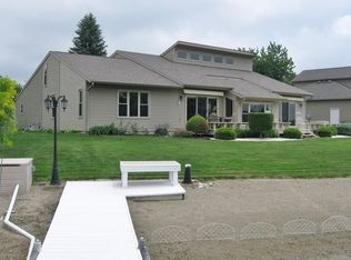 240 Lane 755b Snow Lk, Fremont, IN 46737