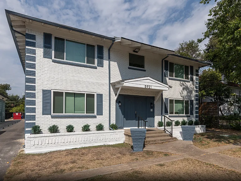 5921 Gaston Ave — Photo 12