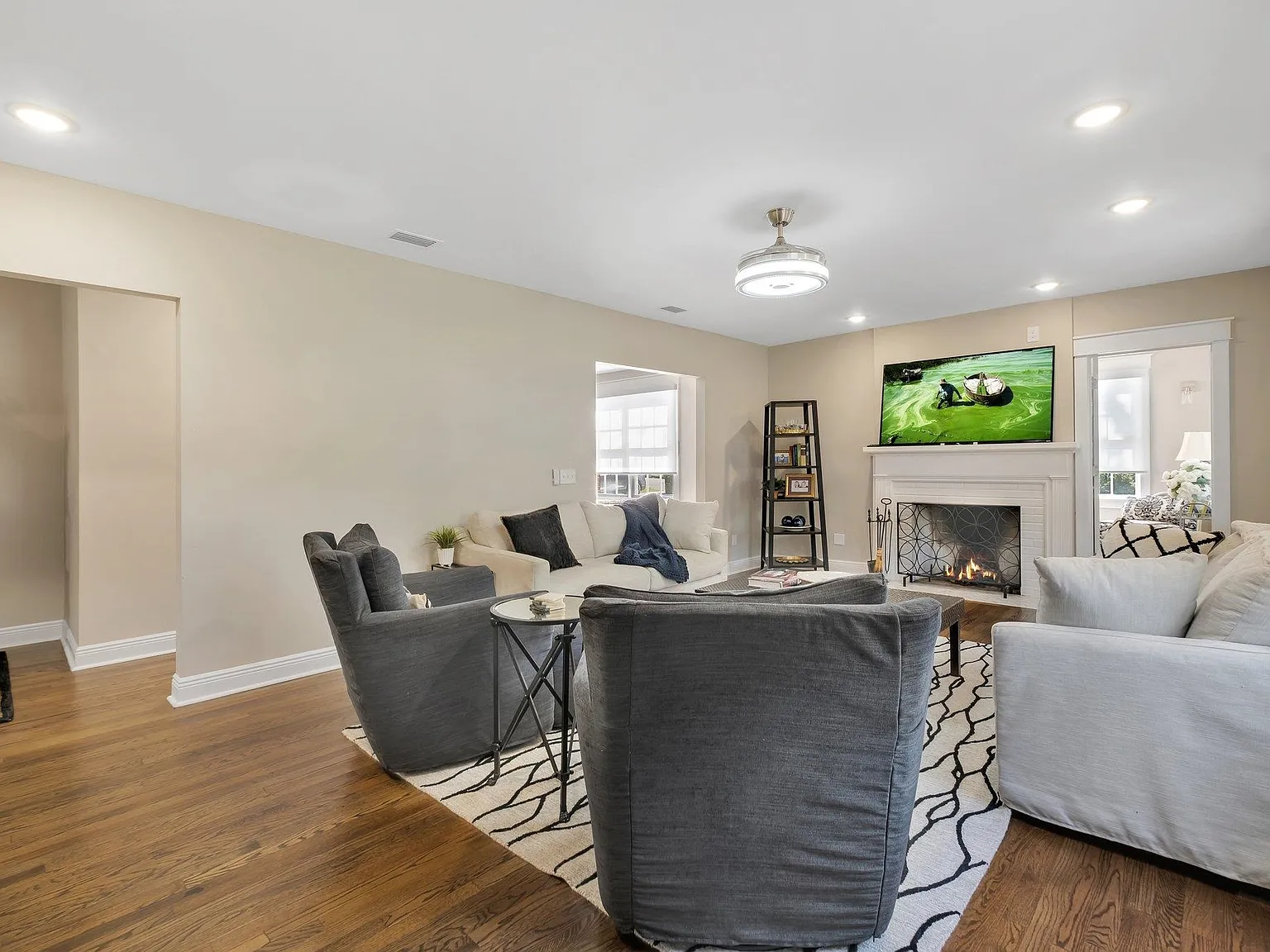 4 bed, 2.5 bath, 2235 sqft, $3,950 — Photo 4