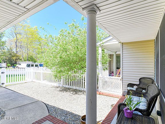 4th image of 37 Cherrywood Circle #137