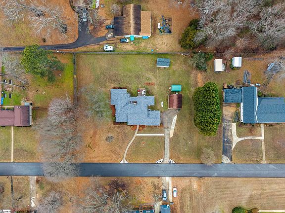 2nd image of 105 Shiloh Ln