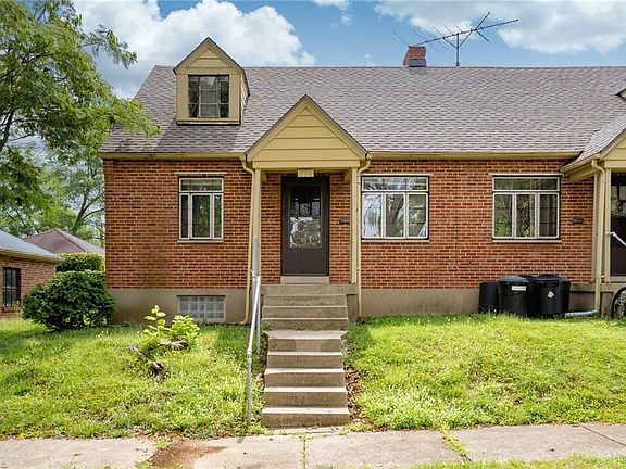 2nd image of 502 Lonsdale Ave