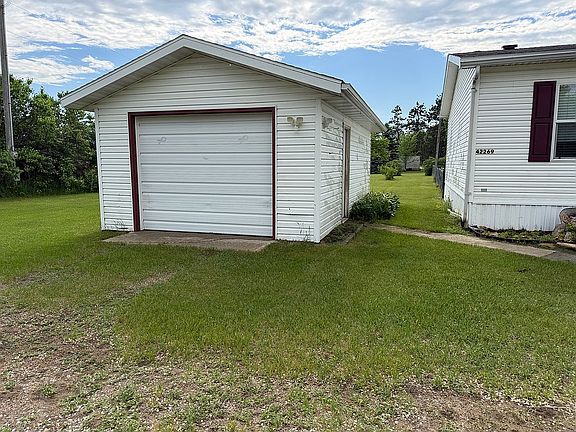 Detached Garage