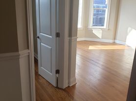 6225 S Rhodes Ave, Chicago, IL