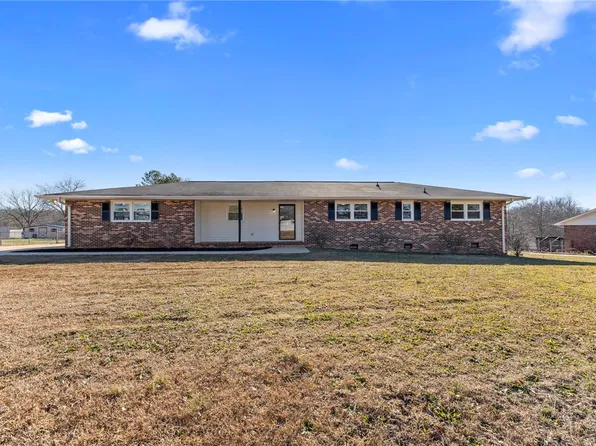 408 Greenmeadow Cir, Anderson, SC 29626