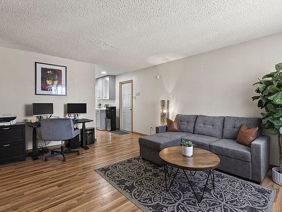 4th image of 1712 Muriel St NE